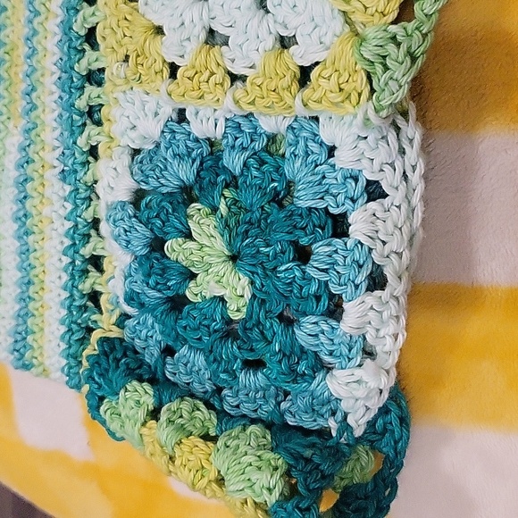 Granny Square Halter Top - Picture 2 of 4